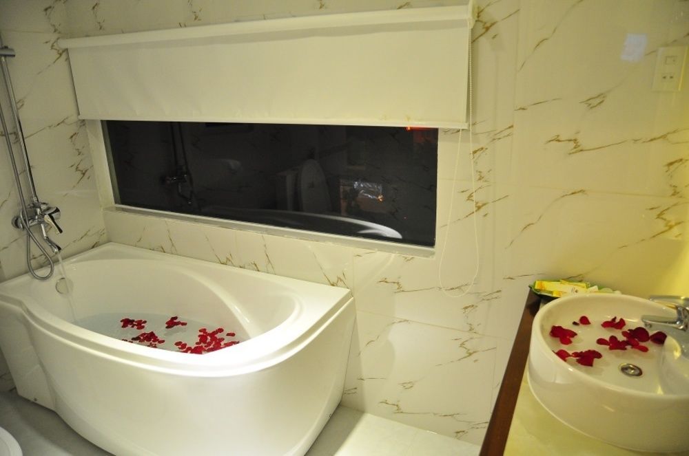 Art Deluxe Hotel Нячанг Екстер'єр фото